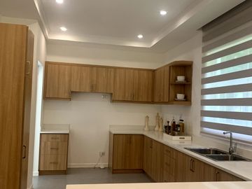 ELIOT READY FOR OCCUPANCY HOUSE AT PROMENADE STA. ROSA LAGUNA (BLOCK 1, LOT 4)