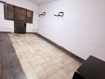 Se Vende Casa A Precio De Terreno Zona Centrica De Miraflores Ideal Para Inversionistas !!!