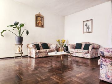 Se Vende Casa A Precio De Terreno Zona Centrica De Miraflores Ideal Para Inversionistas !!!