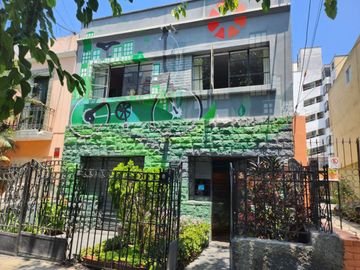 Se Vende Casa A Precio De Terreno Zona Centrica De Miraflores Ideal Para Inversionistas !!!