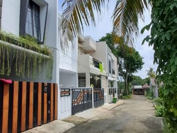 Dijual Rumah 2 lantai siap huni selangkah tol sawangan,Depok