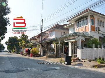 บ้านเดี่ยว หมู่บ้าน พรธิสาร 8 เนื้อที่ 40 ตรว ติดถนนธัญบุรี-วังน้อย ตำบลคลองหก อำเภอคลองหลวง จังหวัดปทุมธานี