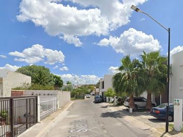 Hermosa y amplia casa de remate bancario en El Pueblito, Corregidora, Querétaro!