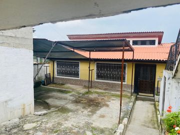 Casa en Venta de 269 m² Cumbayá (San Francisco de Pinsha) A pocas cuadras del parque metropolitano de Cumbayá