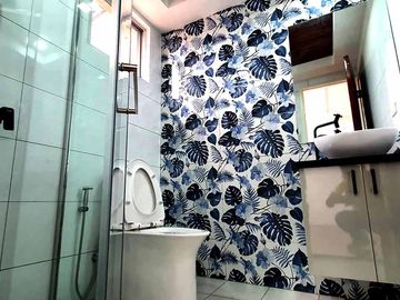 3 Storey Townhouse for sale in V Luna Brgy Pinyahan near Teacher Village Diliman Quezon City
