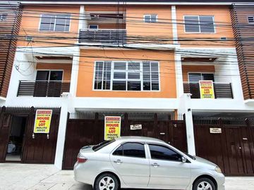 3 Storey Townhouse for sale in V Luna Brgy Pinyahan near Teacher Village Diliman Quezon City