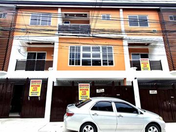 3 Storey Townhouse for sale in V Luna Brgy Pinyahan near Teacher Village Diliman Quezon City