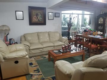 Casa 12 años en calle cerrada a 3 cuadras del Fraccionamiento Tlalpuente. Zona de bosque.