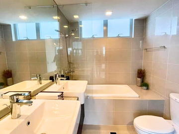 Uptown Parksuites 2BR Unit for Sale, BGC, Taguig