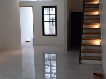Rumah Baru Jemur Andayani Wonocolo Surabaya Selatan dekat Petra Siwalankerto Kutisari Ahmad Yani