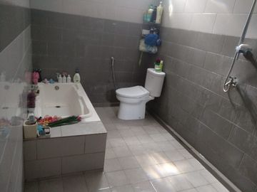 Rumah 3 Lantai Dalam Perumahan GDC Dekat Alun - Alun Depok
