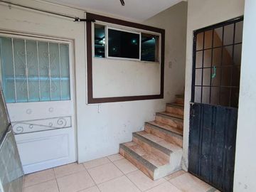 CASA COMERCIAL EN ZONA NORTE SECTOR GASTRONÓMICO DE PORTOVIEJO