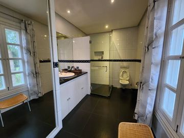 CDN - FOR SALE: 5 Bedroom House in Ayala Alabang Village, Muntinlupa City
