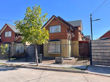Se vende casa segura en condominio cerrado, 3 piezas 3 baños, sector Rauquen, Curicó