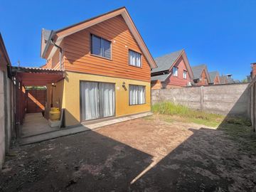 Se vende casa segura en condominio cerrado, 3 piezas 3 baños, sector Rauquen, Curicó