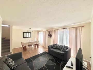 Se vende casa segura en condominio cerrado, 3 piezas 3 baños, sector Rauquen, Curicó