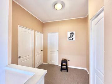 Se vende casa segura en condominio cerrado, 3 piezas 3 baños, sector Rauquen, Curicó
