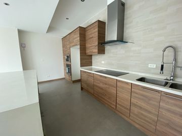 SUITE DE VENTA POR ESTRENAR UBICADO EN LA FLORESTA 82 METROS, BALCON, PRIMER PISO $115.000