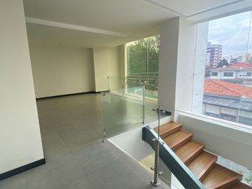 SUITE DE VENTA POR ESTRENAR UBICADO EN LA FLORESTA 82 METROS, BALCON, PRIMER PISO $115.000