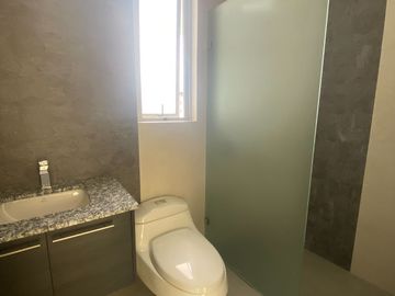 SUITE DE VENTA POR ESTRENAR UBICADO EN LA FLORESTA 82 METROS, BALCON, PRIMER PISO $115.000