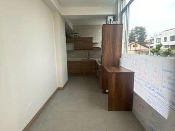 SUITE DE VENTA POR ESTRENAR UBICADO EN LA FLORESTA 82 METROS, BALCON, PRIMER PISO $115.000