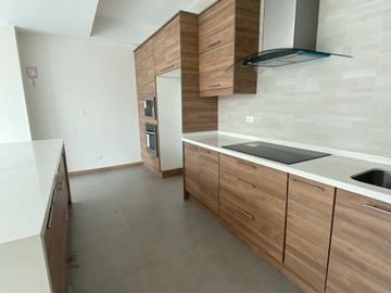 SUITE DE VENTA POR ESTRENAR UBICADO EN LA FLORESTA 82 METROS, BALCON, PRIMER PISO $115.000