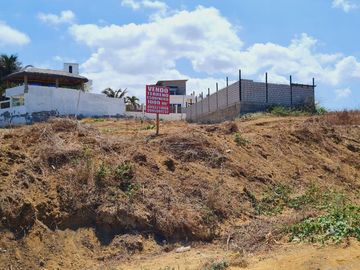 Venta de Terreno esquinero en el sector Punta Blanca, entrada 5, Santa Elena