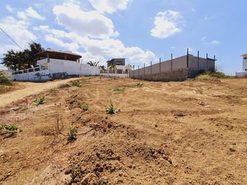 Venta de Terreno esquinero en el sector Punta Blanca, entrada 5, Santa Elena