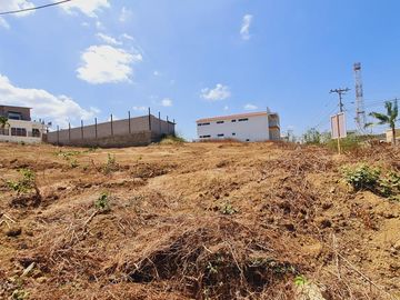 Venta de Terreno esquinero en el sector Punta Blanca, entrada 5, Santa Elena