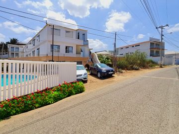 Venta de Terreno esquinero en el sector Punta Blanca, entrada 5, Santa Elena