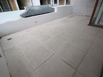 House and Lot For Sale in Tomas Morato with 4 Bedrooms and 4 Car Garage PH2383