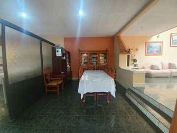 CASA AMPLIA EN VENTA UBICADA EN MIRAFLORES
