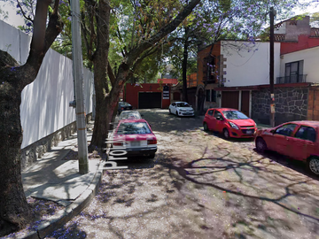 HERMOSA Y ENORME CASA EN COYOACAN MUY POR DEBAJO DE SU VALOR!!!!