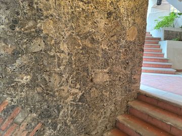 AMPLIA CASA CON EXCELENTE UBICACIÓN EN TLALTENANGO