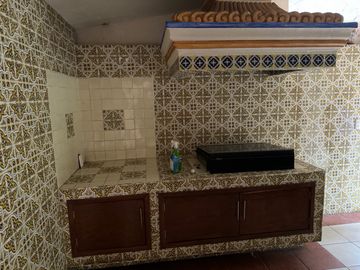 AMPLIA CASA CON EXCELENTE UBICACIÓN EN TLALTENANGO