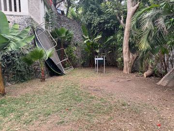 AMPLIA CASA CON EXCELENTE UBICACIÓN EN TLALTENANGO