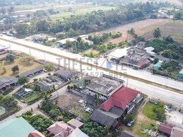 Land and Building in San Sai for Sale