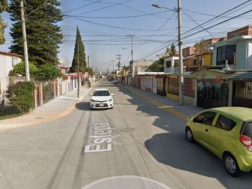 ¡APROVECHA ESTA INCREÍBLE OPORTUNIDAD PARA HACER CRECER TU PATRIMONIO! Casa en REMATE BANCARIO Fraccionamiento Izcalli San Pablo, Tultitlán, México