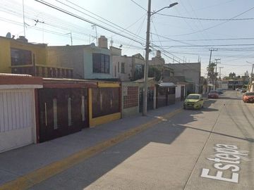 ¡APROVECHA ESTA INCREÍBLE OPORTUNIDAD PARA HACER CRECER TU PATRIMONIO! Casa en REMATE BANCARIO Fraccionamiento Izcalli San Pablo, Tultitlán, México