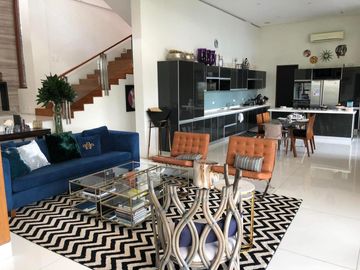 4 Bedrooms House & Lot in Loyola Grand Villas, Quezon City
