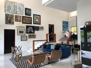 4 Bedrooms House & Lot in Loyola Grand Villas, Quezon City