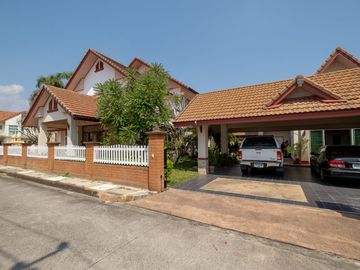 3 Bedroom with Guesthouse in Lanna Thara Hang Dong