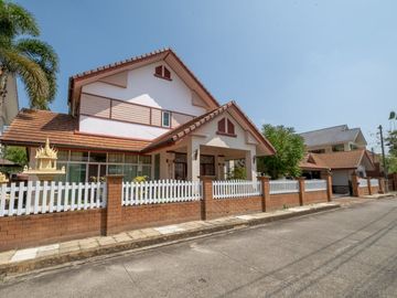 3 Bedroom with Guesthouse in Lanna Thara Hang Dong