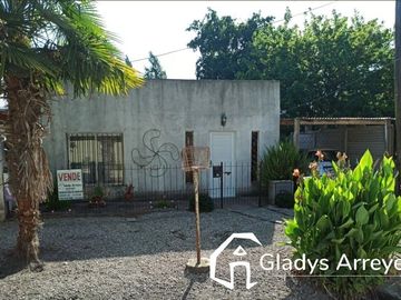 Casa De 2 Habitaciones Con Todos Los Servicios. (verónica, Partido De Punta Indio).