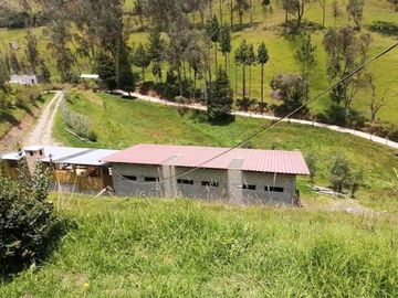 Hermosa quinta en venta por estrenar con 10.000m2T sector Tutupali Chico