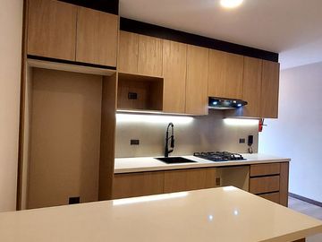 🏡En Venta Suite moderna en Narancay 🏡