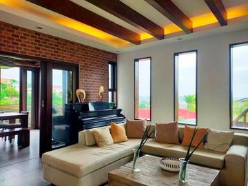 Spacious 6 Bedrooms House with Pool in Uphill Royale Cebu