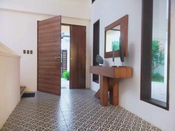 Spacious 6 Bedrooms House with Pool in Uphill Royale Cebu