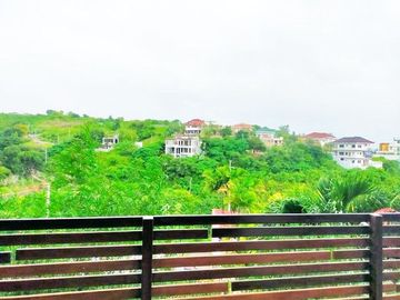 Spacious 6 Bedrooms House with Pool in Uphill Royale Cebu