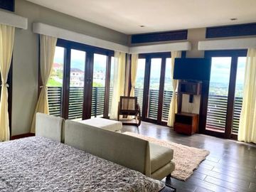 Spacious 6 Bedrooms House with Pool in Uphill Royale Cebu